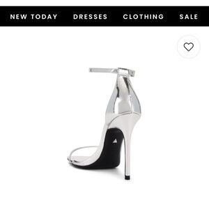 Jenna Sandal in Prata